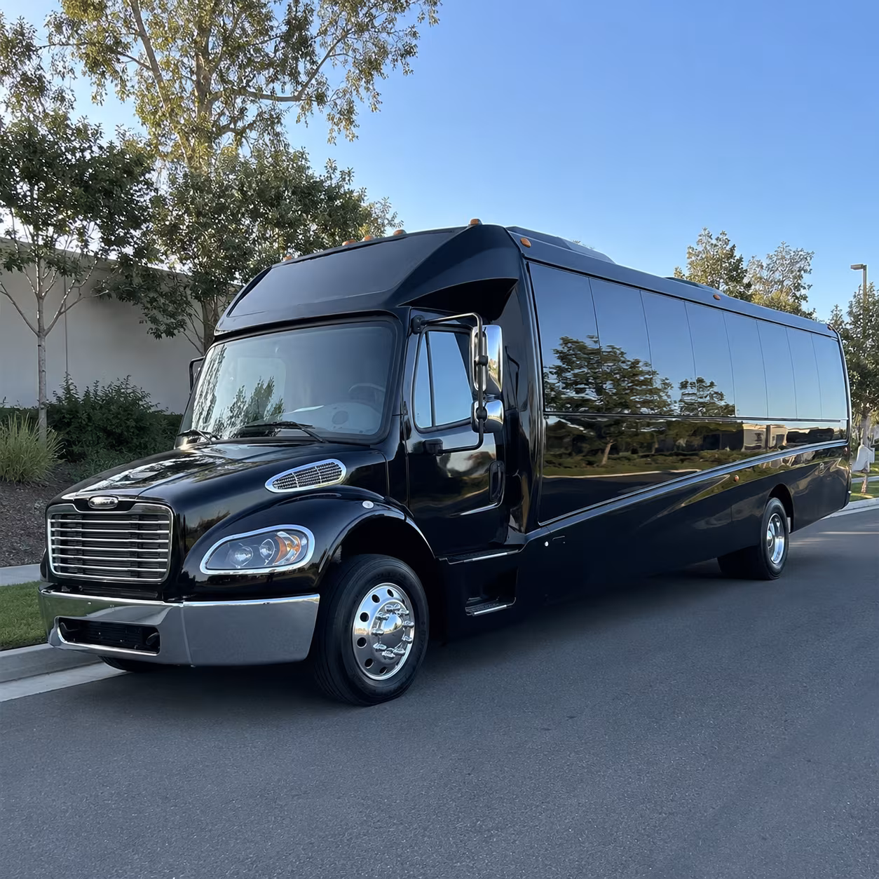 clovis 20 passenger minibus
