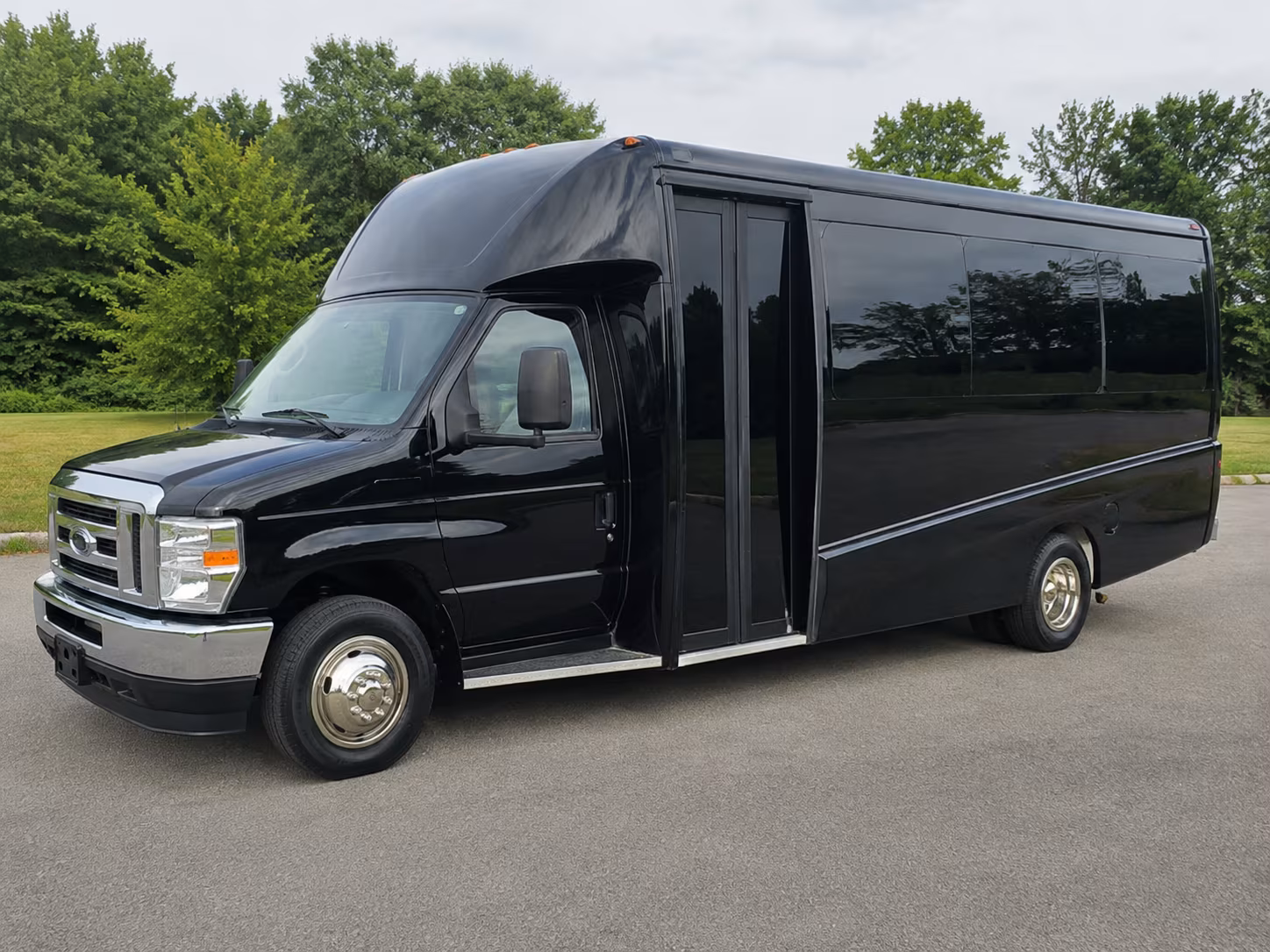 find the perfect transportation for your next wedding 4