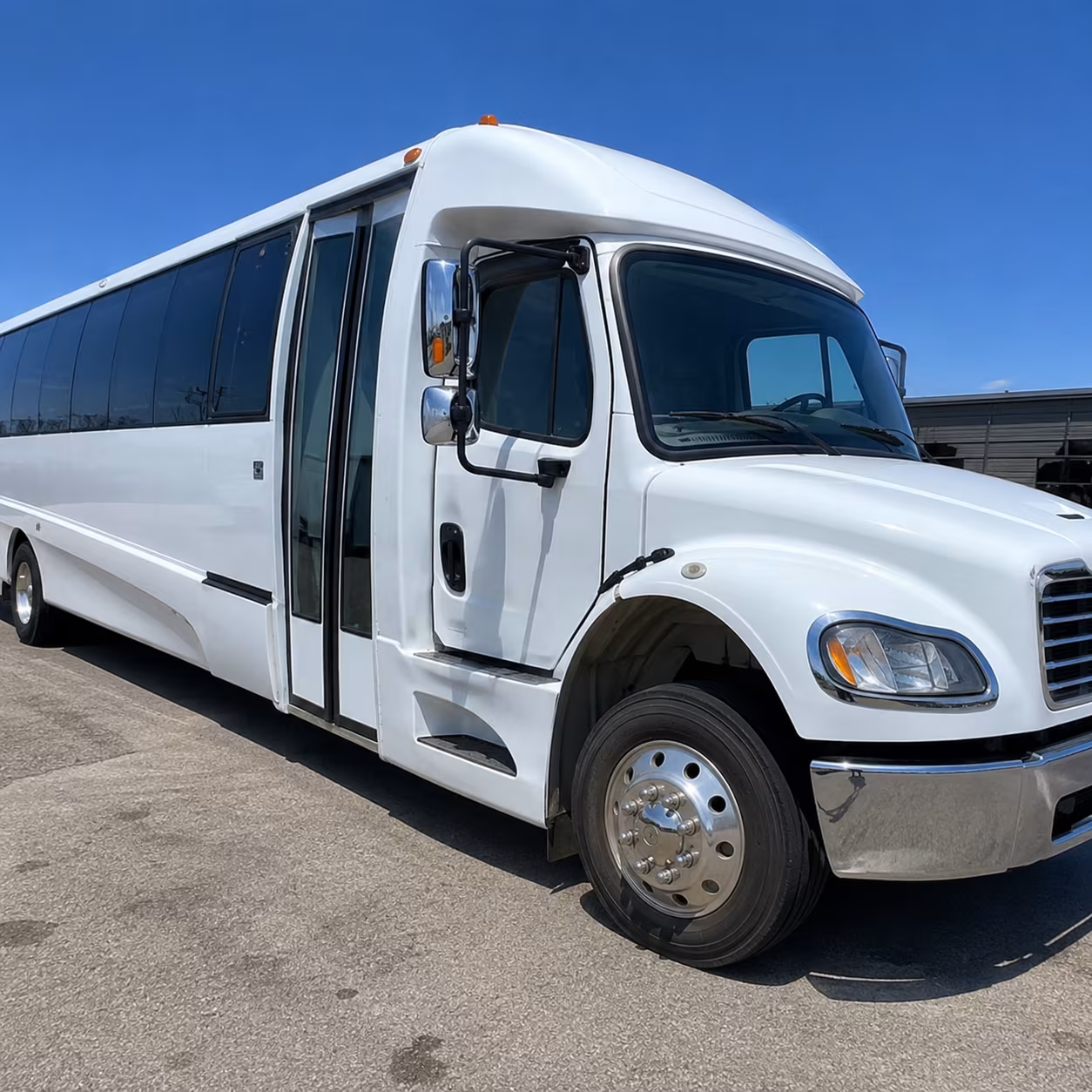 minibus and sprinter rentals for smaller clovis prom groups